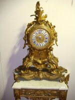 95. Антикварные Каминные часы. 19 век. 63x78x30 см. 6500 евро