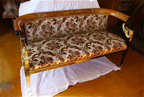 22. Антикварный Гарнитур: диван, кресло, стол. 1850 год. Цена 5000 евро. №2