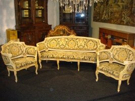 46. Антикварный Комплект мебели - диван, два кресла. Около 1900 года. 198х80х89 см. Цена 4000 евро