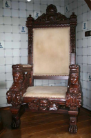61. Антикварное Кресло-трон. Около 1930 года. 170х90х78 см. Цена 2500 евро