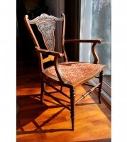 64. Английское Викторианское антикварное резное кресло. 1880 год. Цена 1500 евро