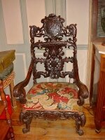 148. Антикварное Кресло с резьбой. Около 1800 год.