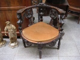 149. Антикварное Кресло угловое. Около 1840 г. 76х67х78 см. Цена 1500 евро.