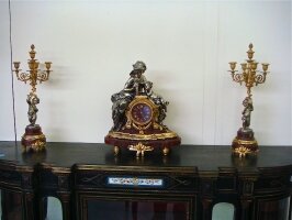 1. Антикварный Каминный гарнитур часы с кандедябрами. 19 век. Цена 7000 евро.