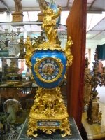 Фарфоровые антикварные часы. 19 век. Роспись, бронза, золочение. Высота 80 см. Цена 7500 евро