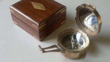 Антикварный компас с футляром. 1841 г. Англия. Фирма - Stanley London