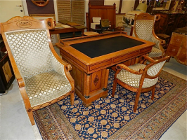 72. Антикварный Письменный стол с креслом и два больших кресла для гостей. 19 век