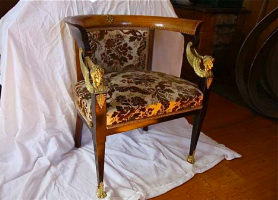 21. Антикварный Гарнитур: диван, кресло, стол. 1850 год. Цена 5000 евро. №1